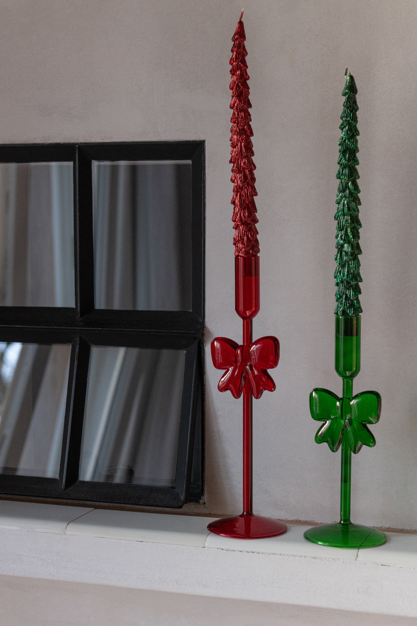Set 2 Candelieri in Vetro Rosso Scuro con Fiocco H. 27,5 e 23 cm J-Line by Jolipa