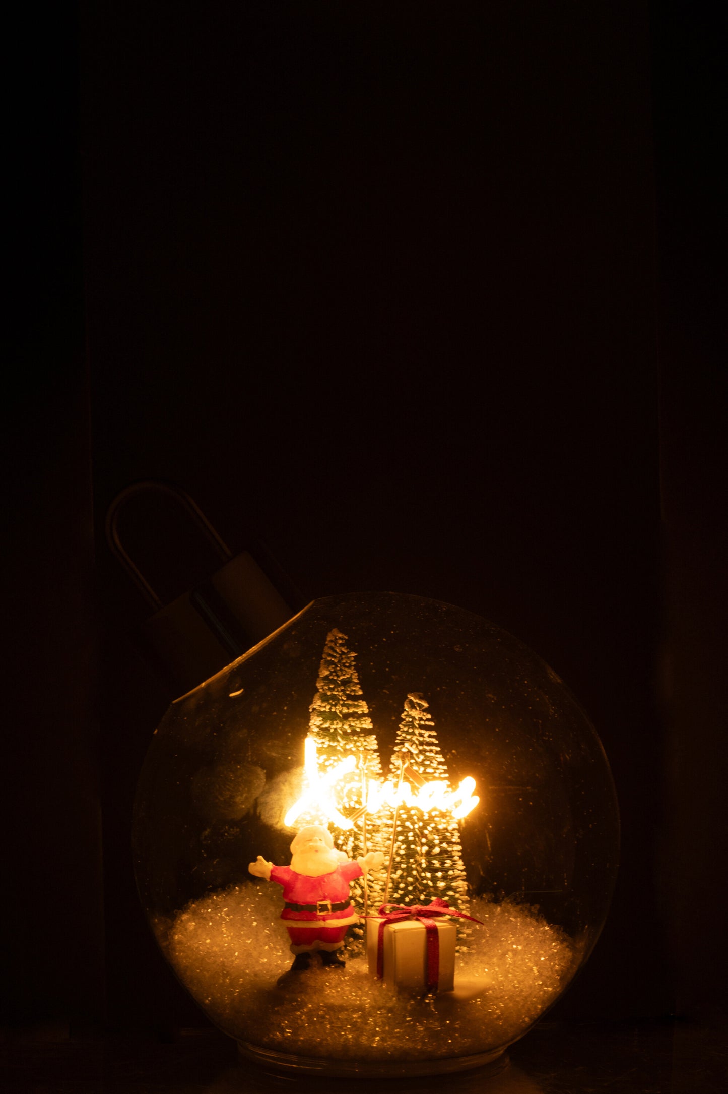 Palla di Natale in Vetro con LED e Paesaggio Innevato H. 18 cm J-Line by Jolipa
