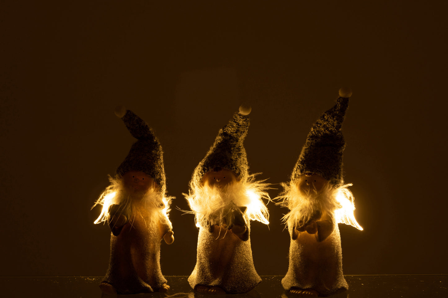 Angelo grigio in resina con stella J-LINE by JOLIPA