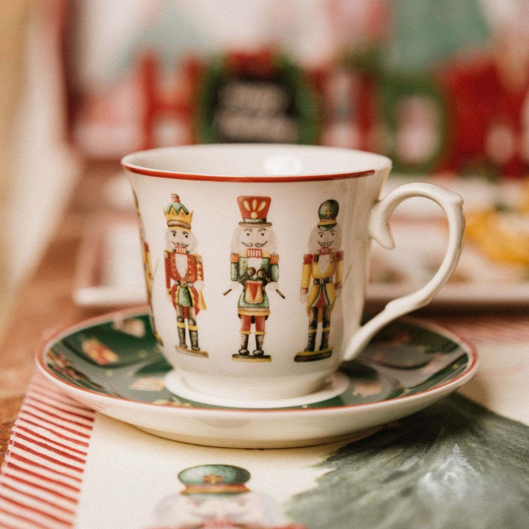 Tazza da Tè con Piattino Christmas Carol 220ml in Bone China Nuvole di Stoffa
